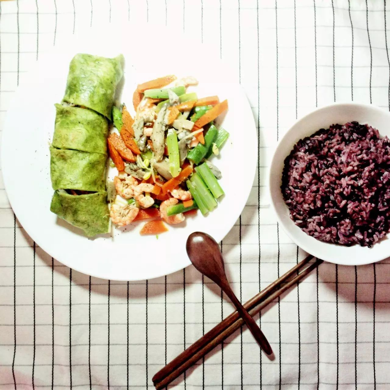 健身女吃营养餐_健身吃健身餐有啥好处_健身食谱女