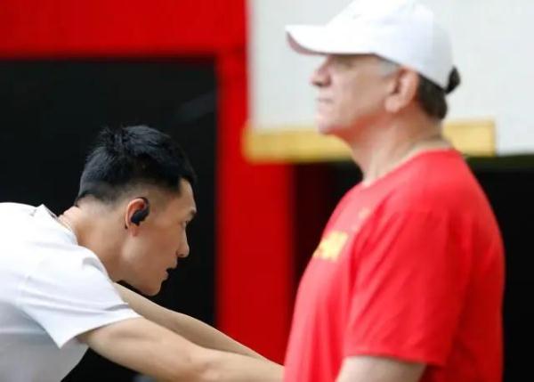 印度跳高男子冠军叫人是谁_印度跳高视频_印度人男子跳高冠军叫什么